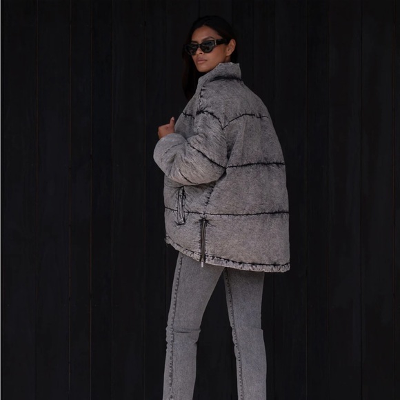 LNDN Denim Puffer *New With Tags* - Picture 4 of 8